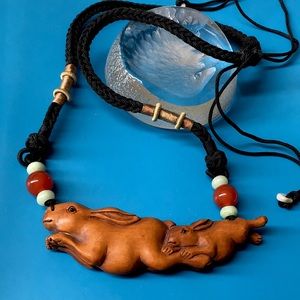 🖤RARE💕NETSUKE RABBIT & JADE necklace